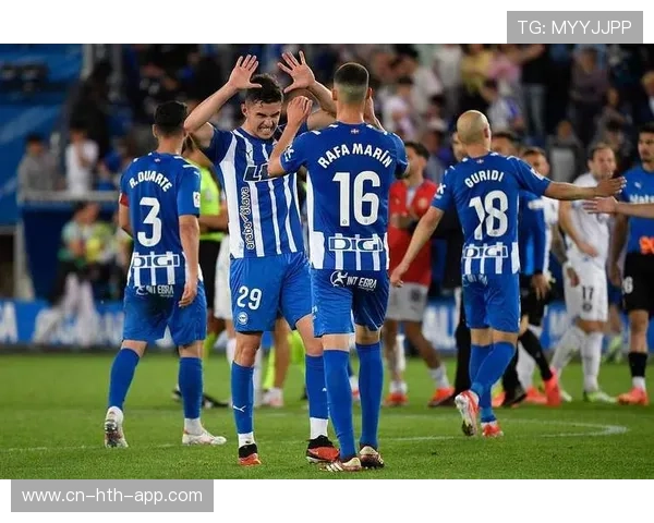 世预赛土耳其VS冰岛：主场攻势足球对阵防守反击