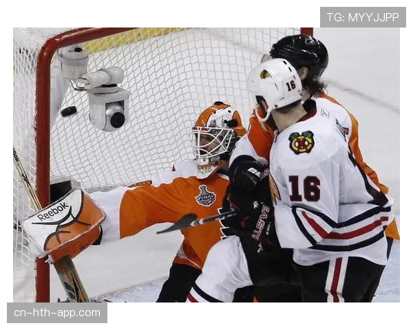 NHL斯坦利杯总决赛：佛罗里达黑豹主场取胜，总比分2-1领先